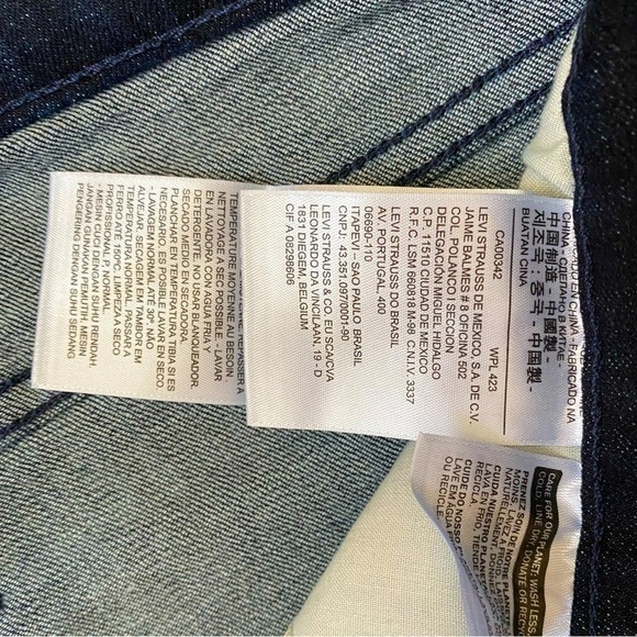 Pre Loved 💗 LEVIS Classic Straight 🌻Excellent Condition 💙💙 - Picture 3 of 5